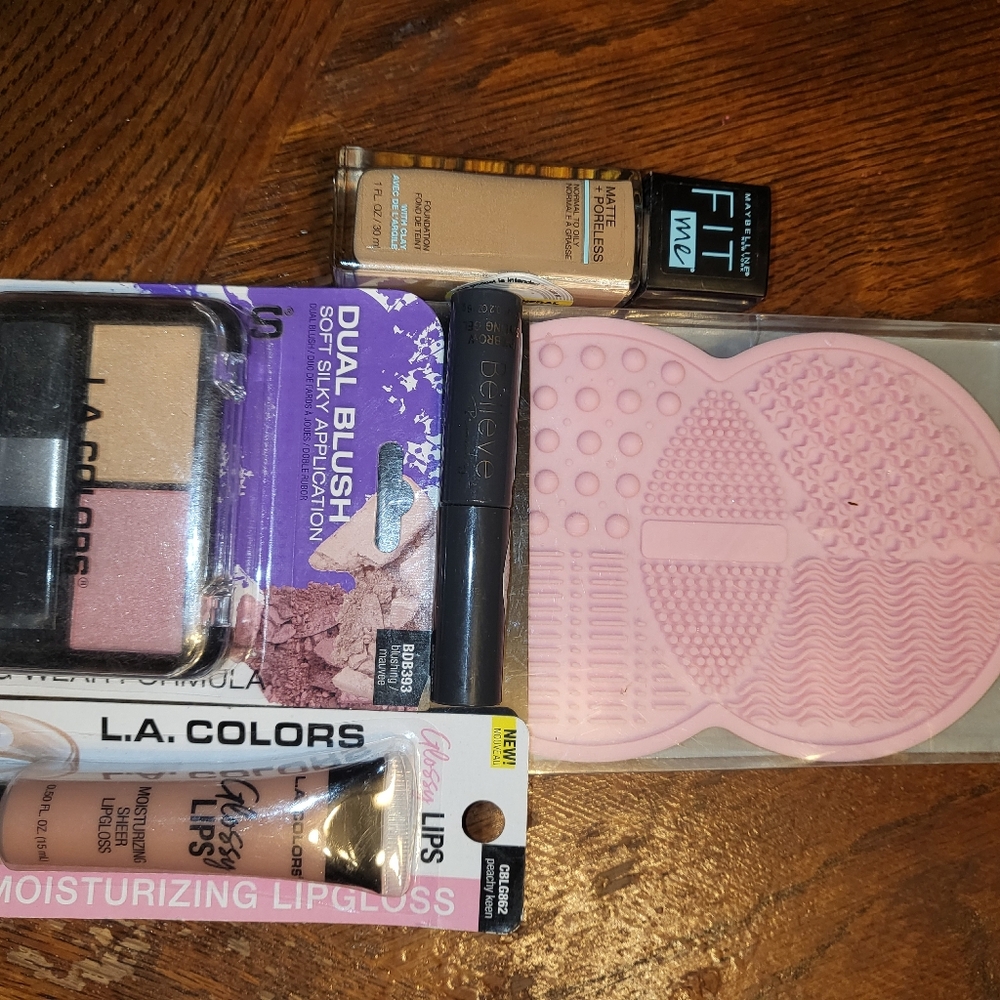 Make up bundle